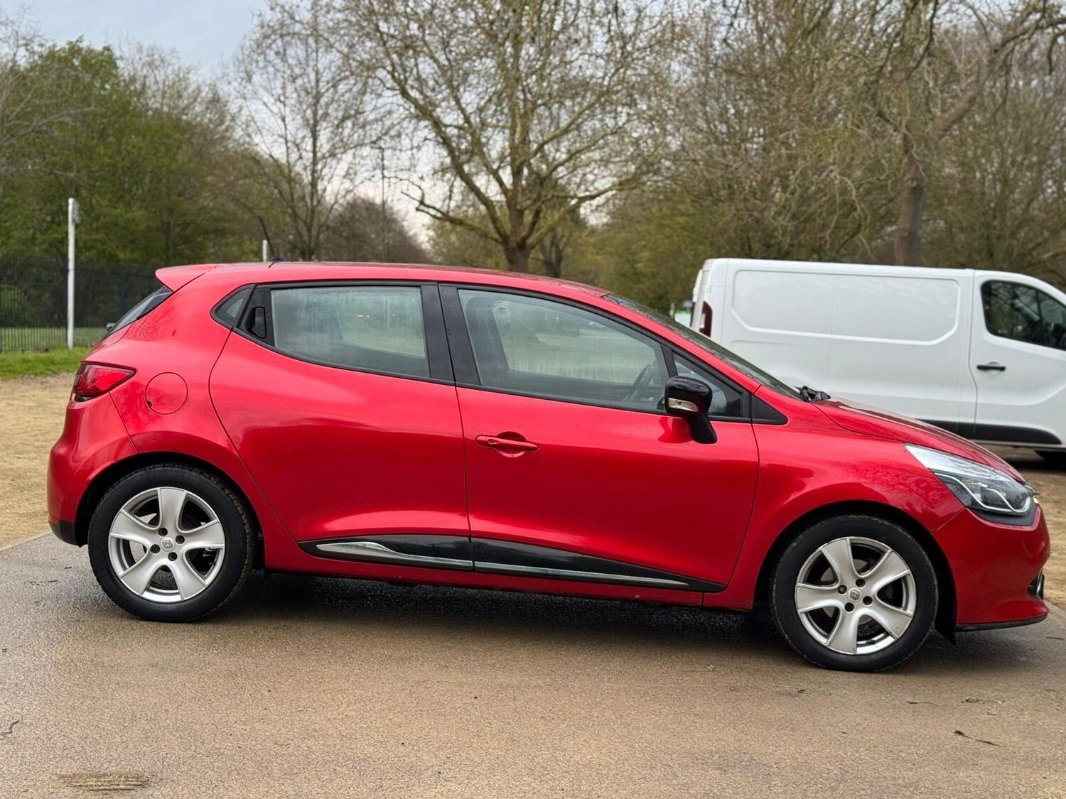 Used Renault Clio for sale - 78092291: Photo 8