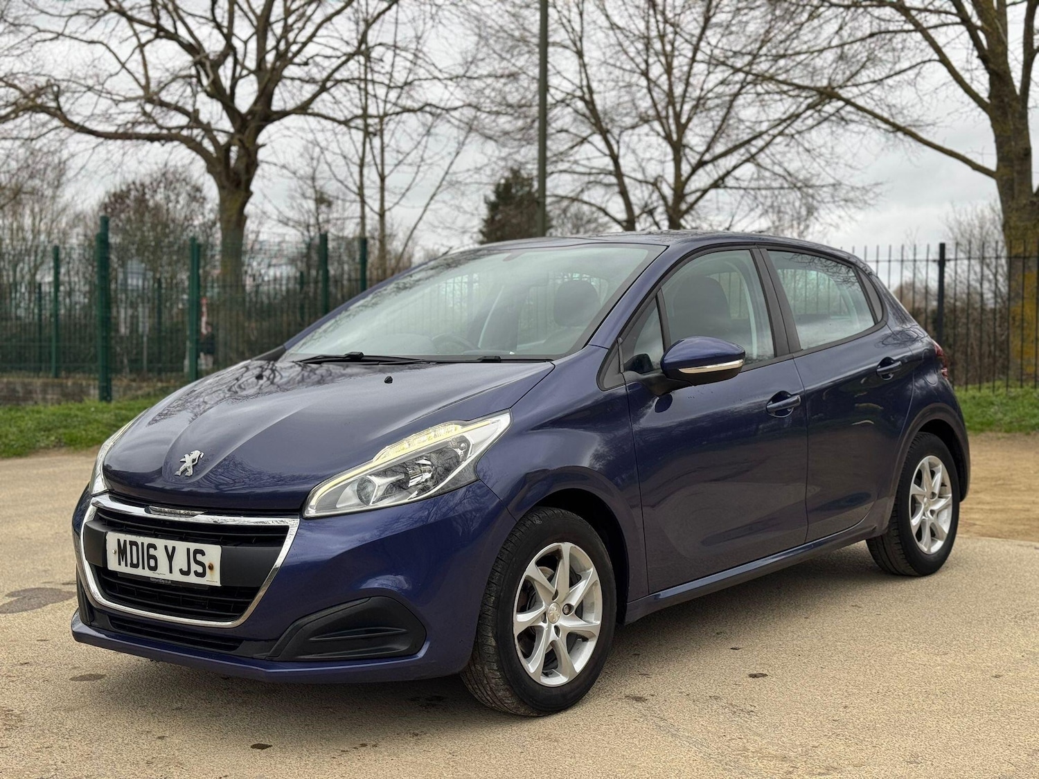 Used Peugeot 208 for sale - 78092309: Photo 2