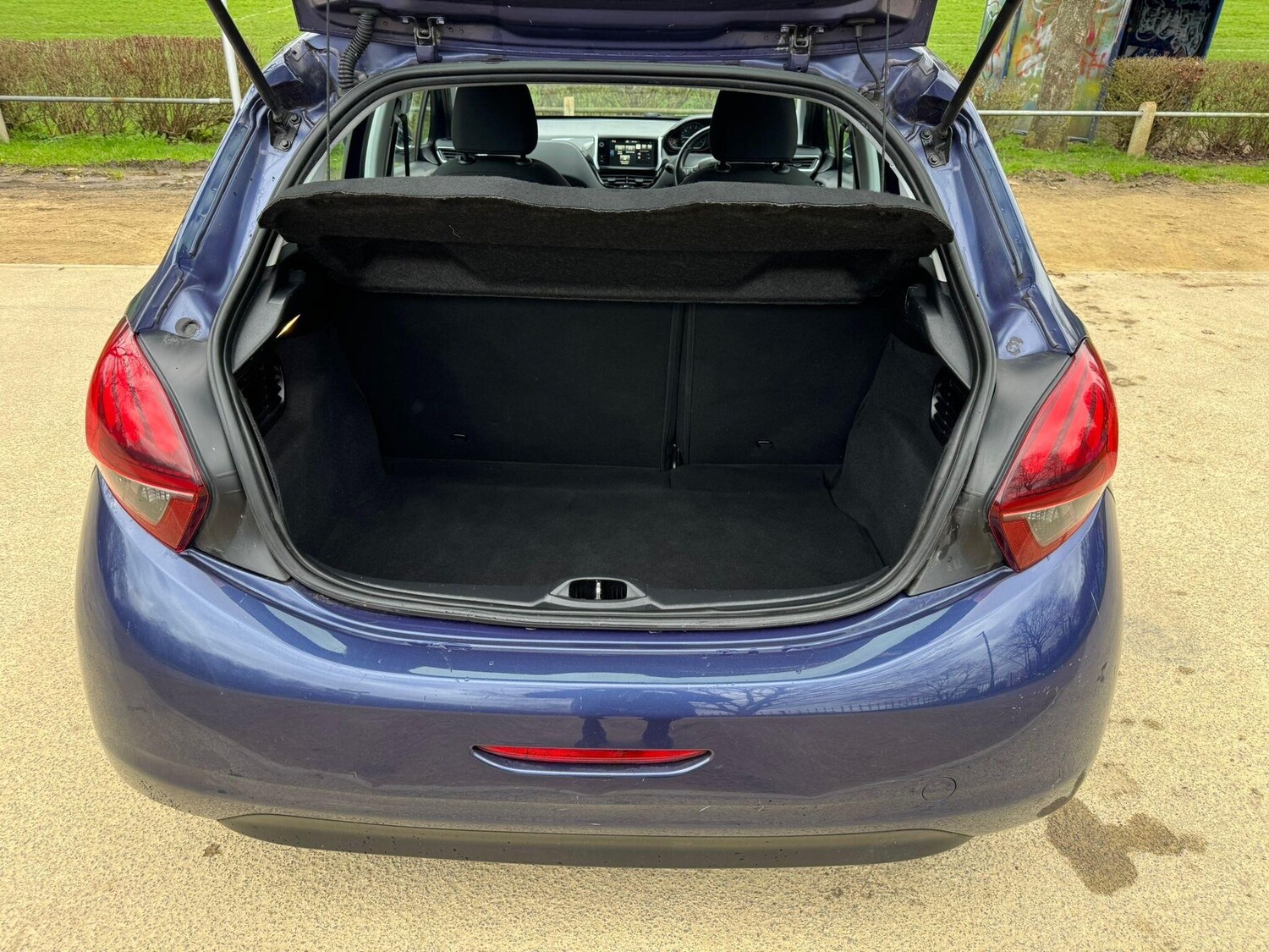 Used Peugeot 208 for sale - 78092309: Photo 25