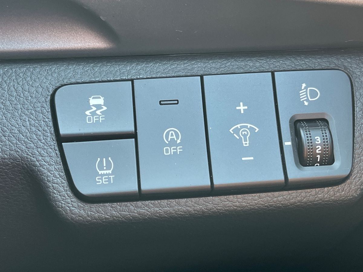 Used Kia Stonic 2024 for sale - 77884683: Photo 29