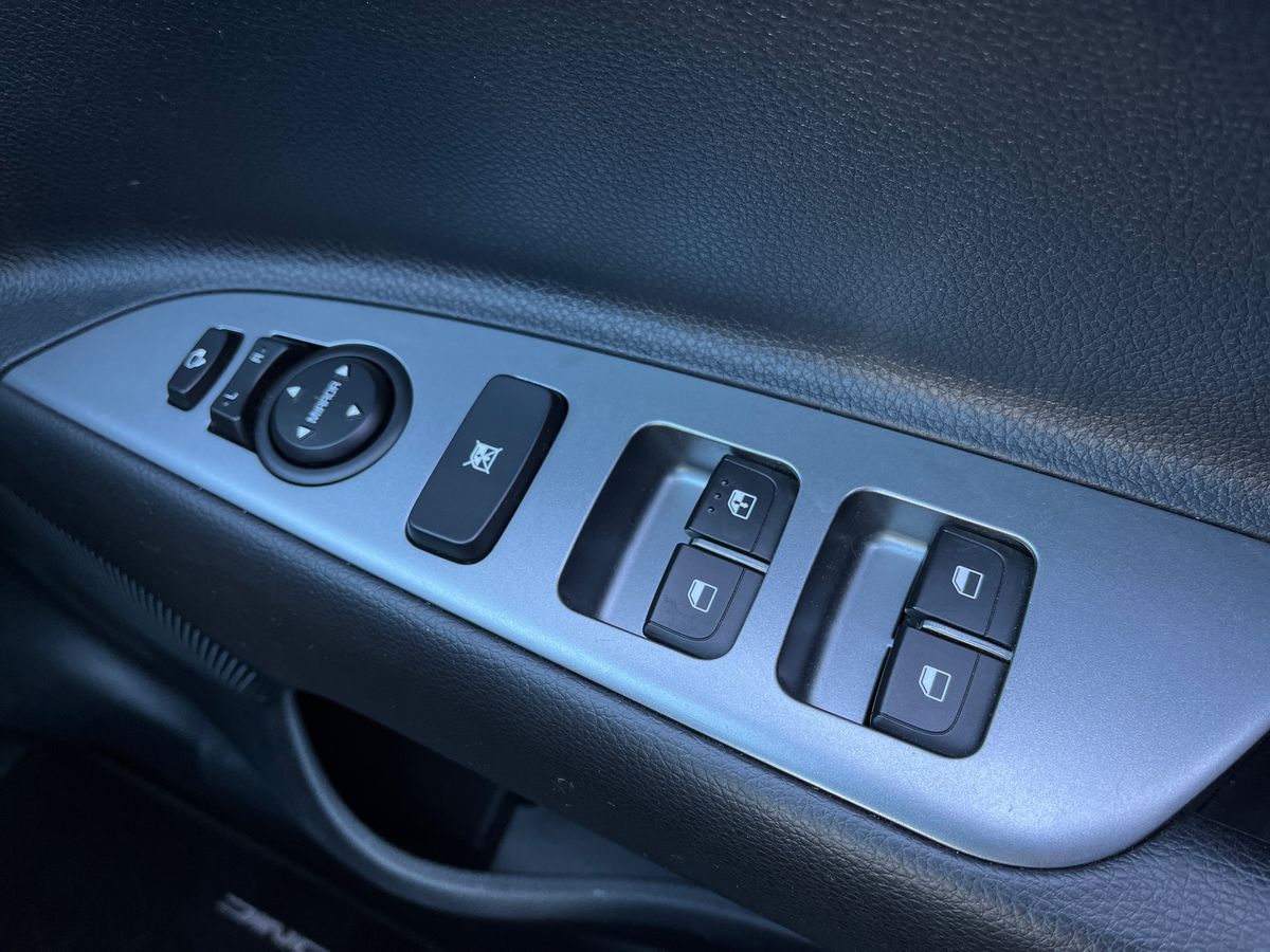 Used Kia Stonic 2023 for sale - 78158761: Photo 18