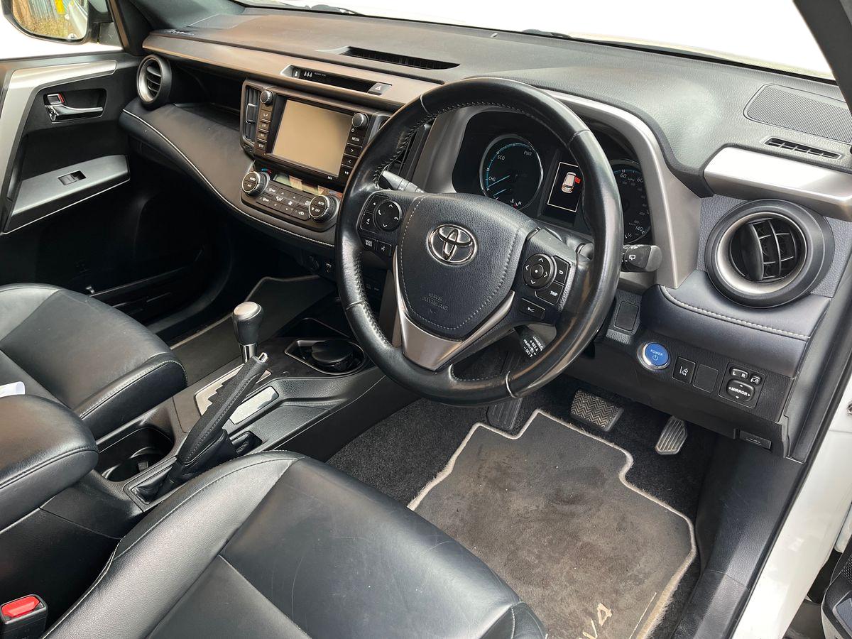 Used Toyota RAV4 2018 for sale - 77884635: Photo 11