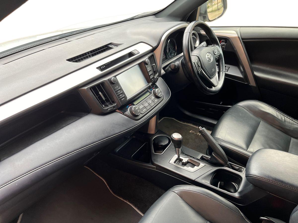 Used Toyota RAV4 2018 for sale - 77884635: Photo 14