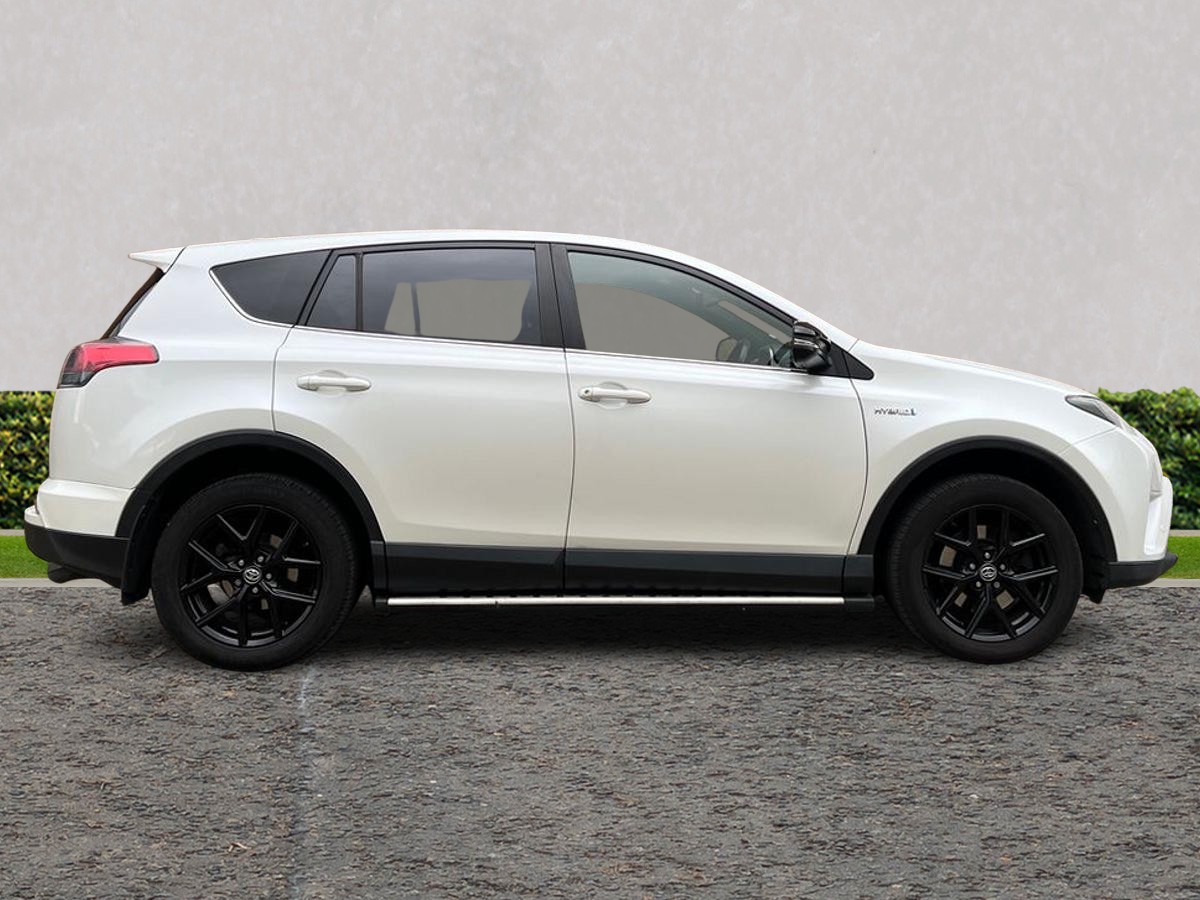 Used Toyota RAV4 2018 for sale - 77884635: Photo 2