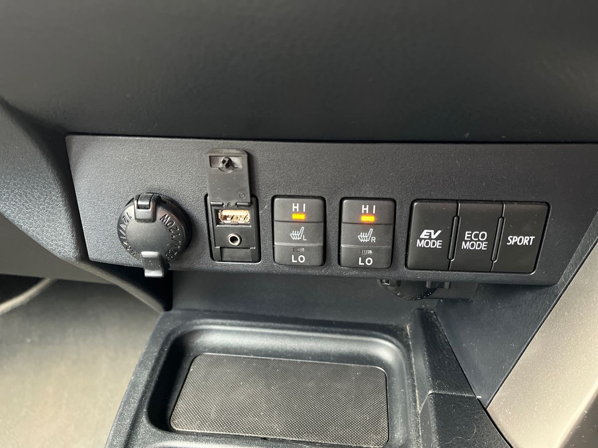 Used Toyota RAV4 2018 for sale - 77884635: Photo 29