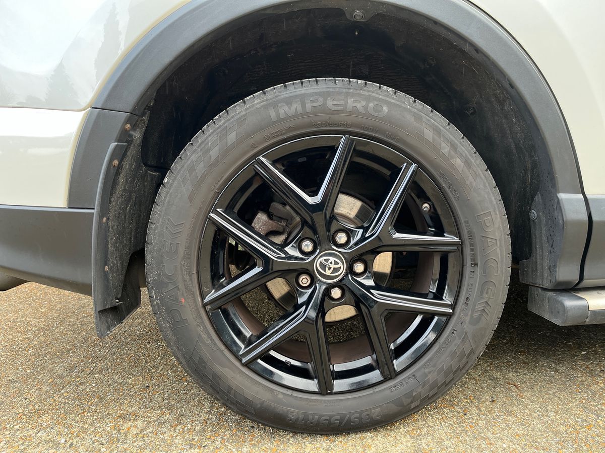 Used Toyota RAV4 2018 for sale - 77884635: Photo 9