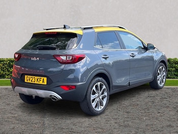 Used Kia Stonic 2023 for sale - 78392802: Photo