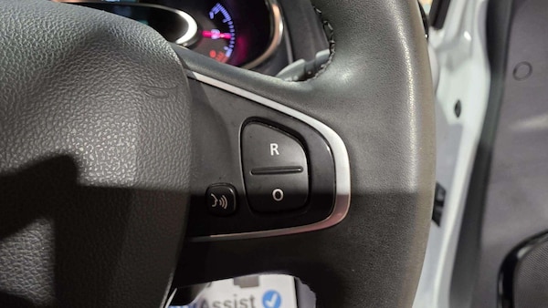 Used Renault Clio 2018 for sale - 76042299: Photo 16