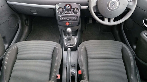 Used Renault Clio 2012 for sale - 76215681: Photo 14
