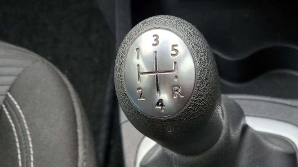 Used Renault Clio 2012 for sale - 76215681: Photo 16