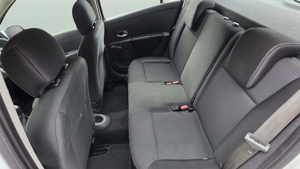 Used Renault Clio 2012 for sale - 76215681: Photo 20