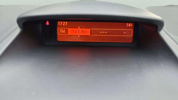 Used Renault Clio 2012 for sale - 76215681: Photo 37
