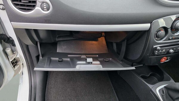 Used Renault Clio 2012 for sale - 76215681: Photo 40