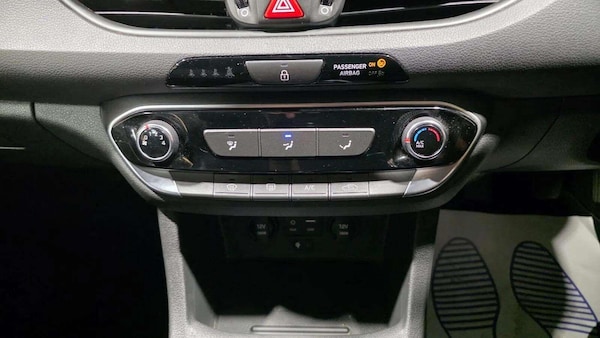 Used Hyundai i30 2018 for sale - 75589752: Photo 24