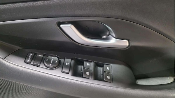 Used Hyundai i30 2018 for sale - 75589752: Photo 31
