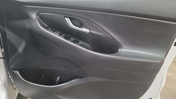 Used Hyundai i30 2018 for sale - 75589752: Photo 32