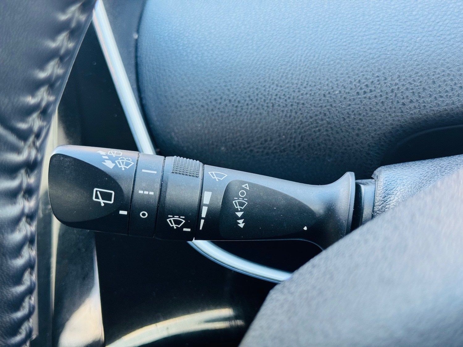 Used Toyota Prius 2020 for sale - 76217669: Photo 24