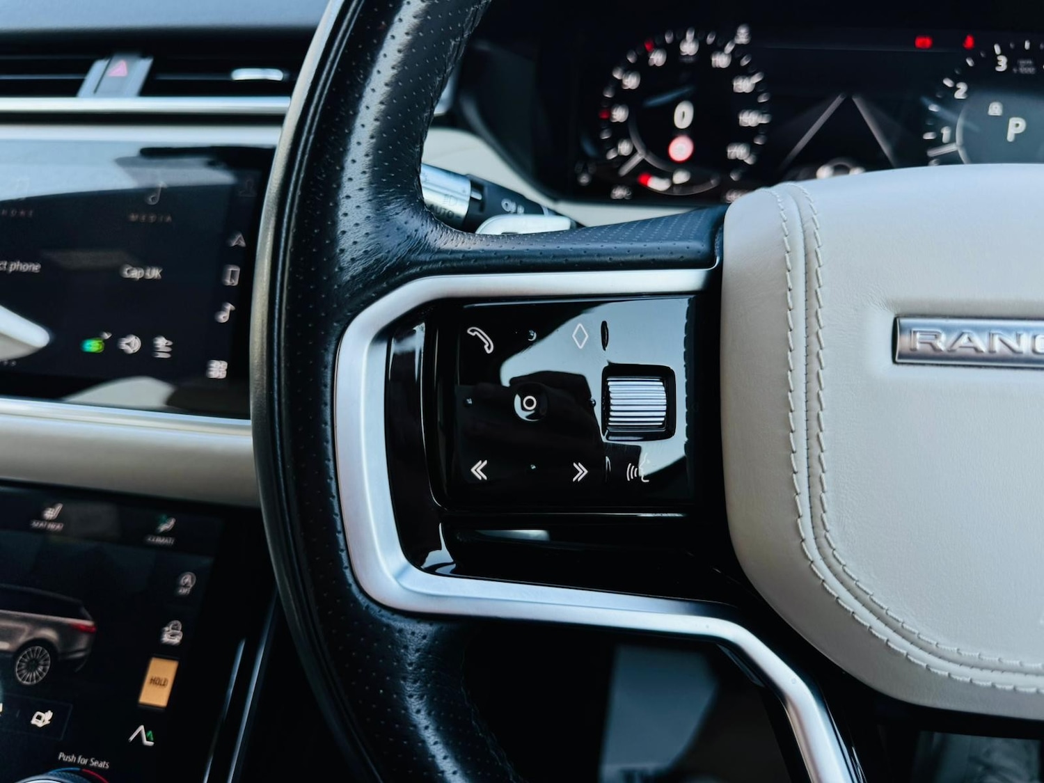 Used Land Rover Range Rover Velar 2021 for sale - 78029128: Photo 16