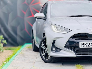 Used Toyota Yaris 2024 for sale - 78474947: Photo