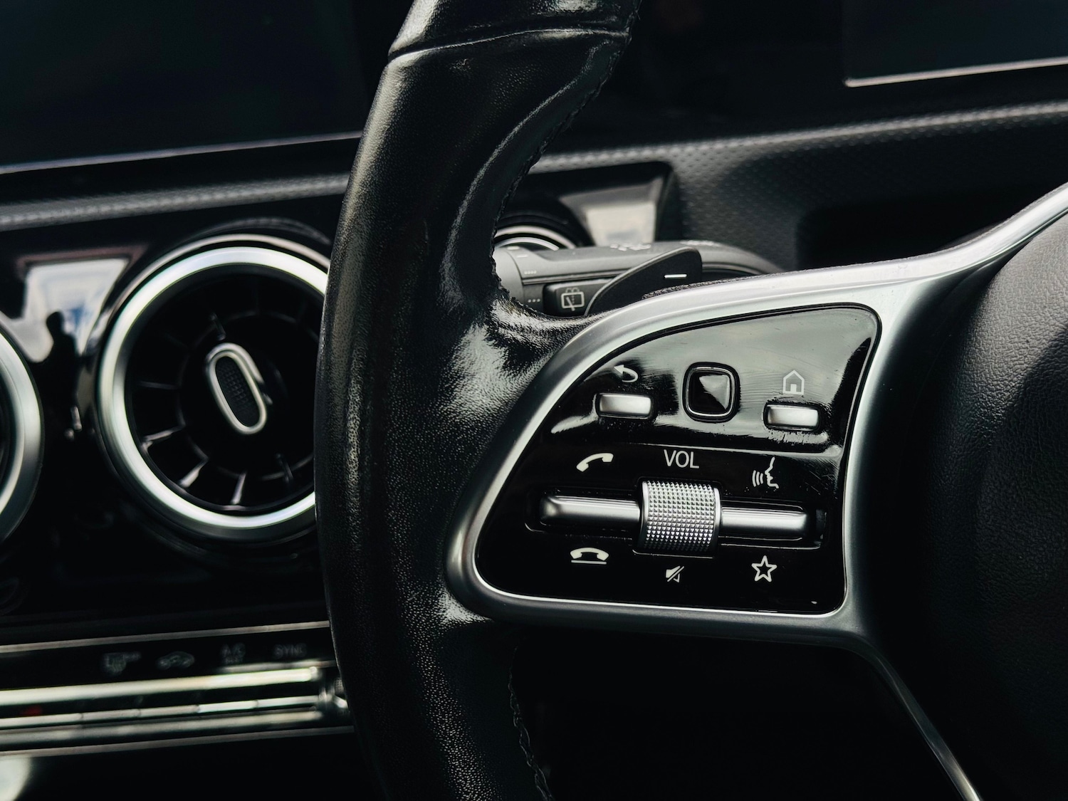 Used Mercedes-Benz A-Class 2019 for sale - 76569318: Photo 28