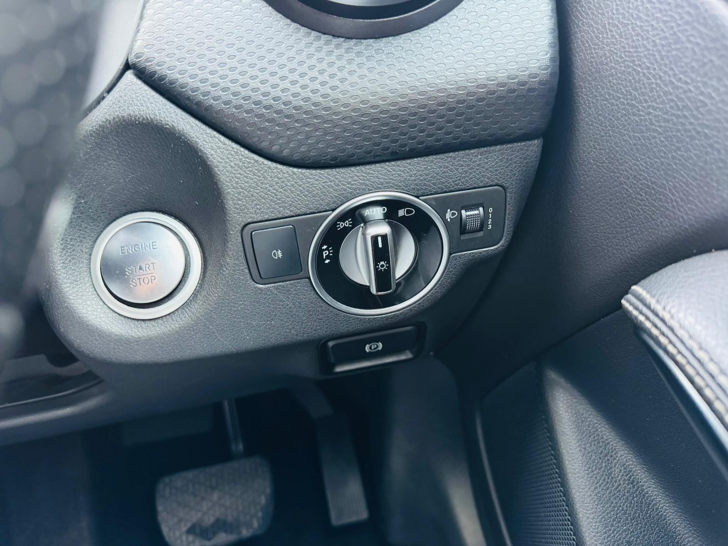 Used Mercedes-Benz A-Class 2015 for sale - 77382106: Photo 34