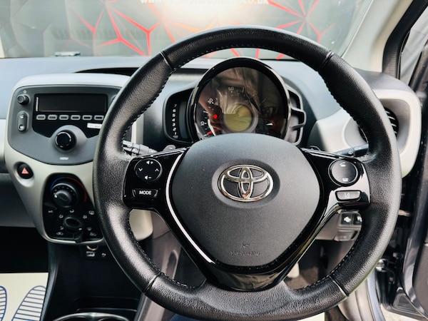 Used Toyota Aygo X 2018 for sale - 75632542: Photo 15