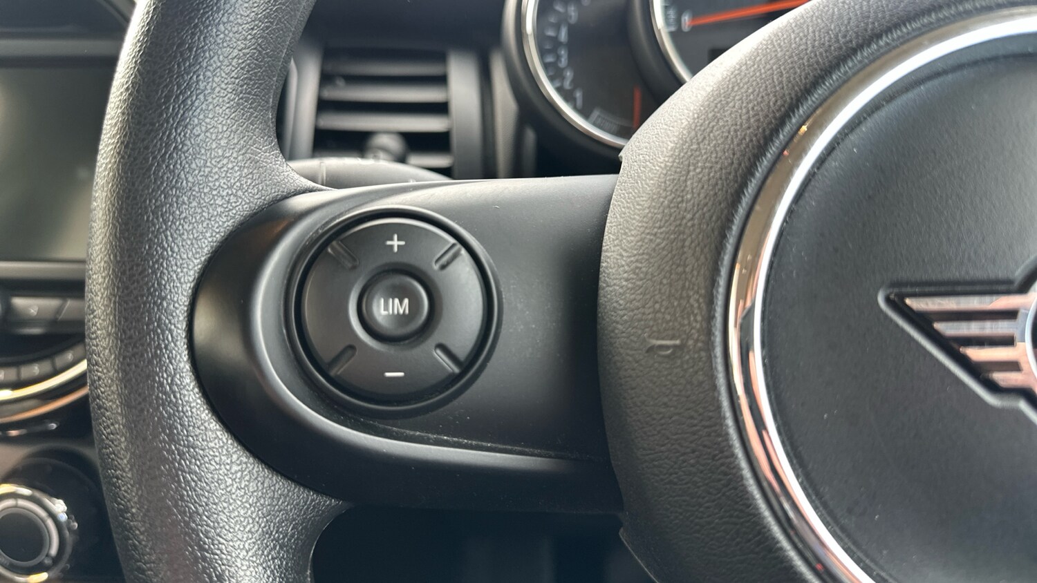 Used MINI Hatch 2018 for sale - 76126214: Photo 17