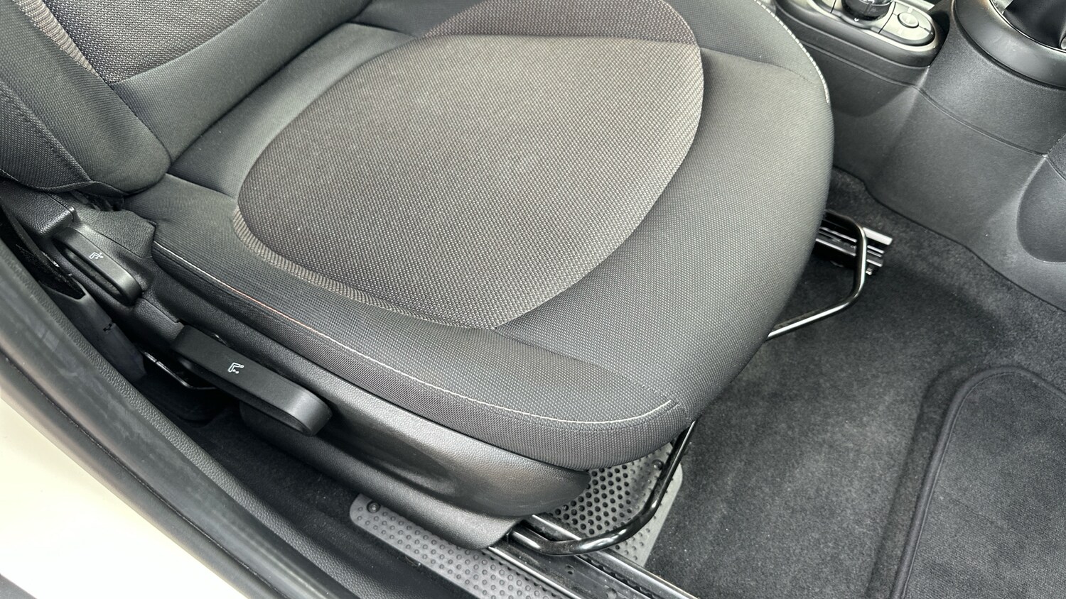 Used MINI Hatch 2018 for sale - 76126214: Photo 29