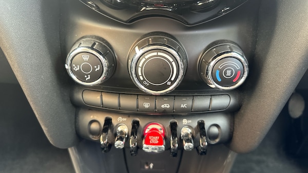 Used MINI Hatch 2018 for sale - 76126214: Photo 31