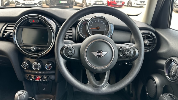 Used MINI Hatch 2018 for sale - 76126214: Photo 5