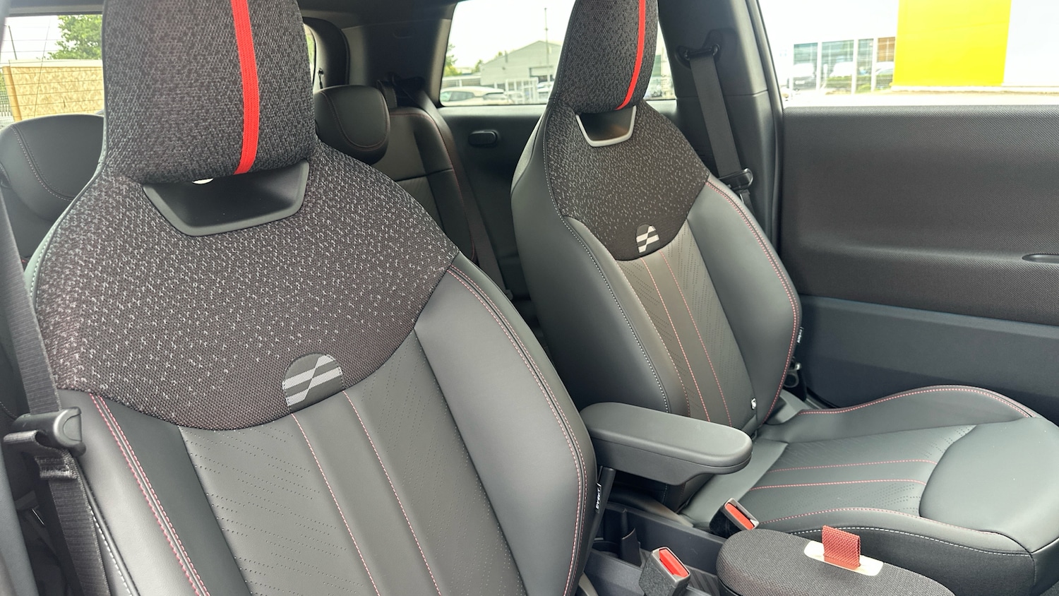 Used MINI Cooper 2025 for sale - 76428560: Photo 11