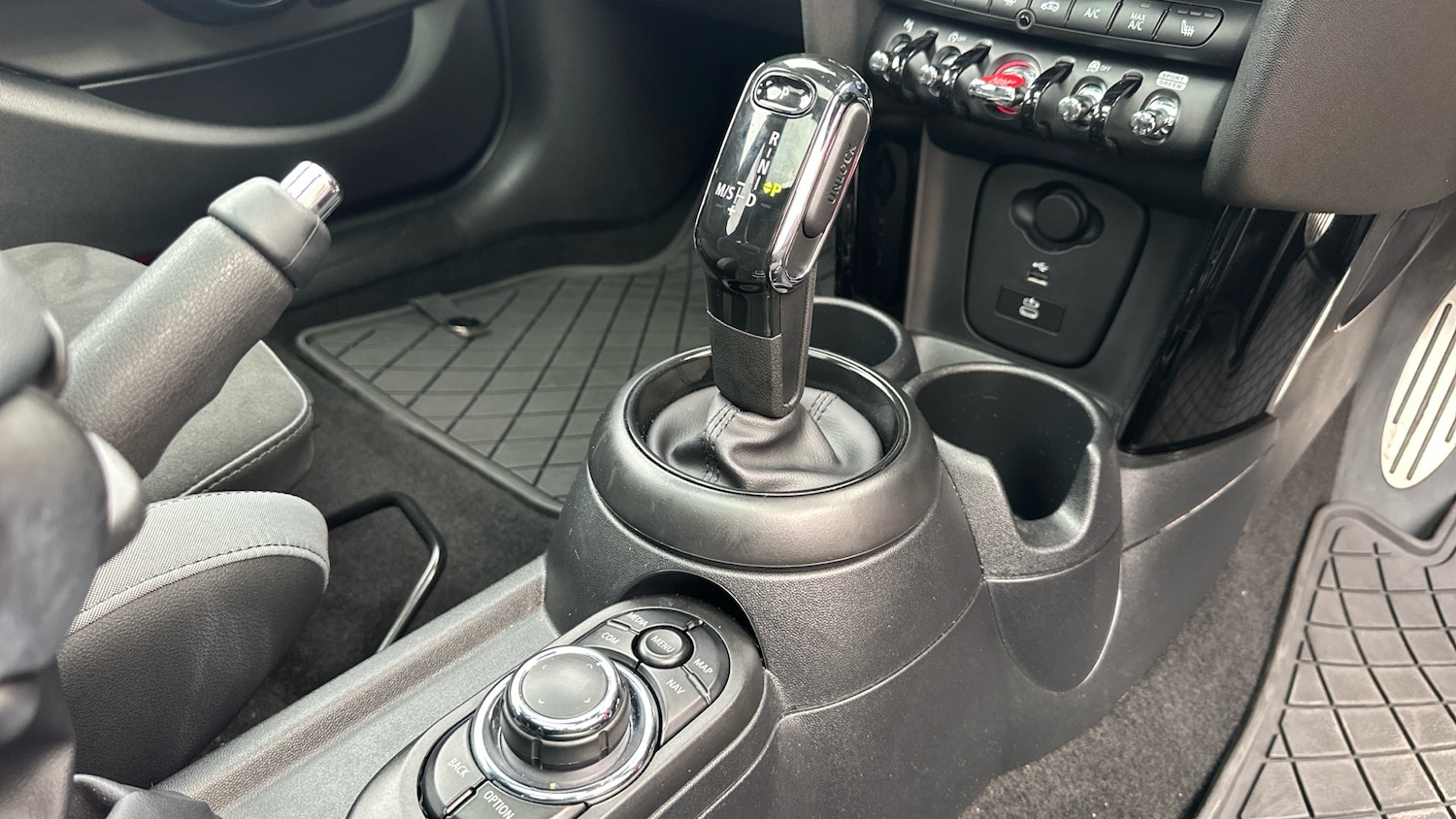 Used MINI Hatch 2023 for sale - 77763325: Photo 10