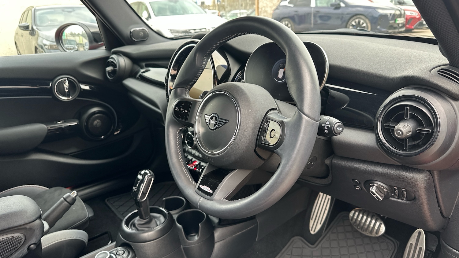 Used MINI Hatch 2023 for sale - 77763325: Photo 6