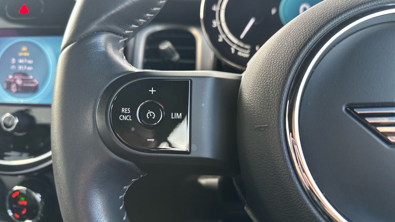 Used MINI Convertible 2022 for sale - 77474618: Photo 17