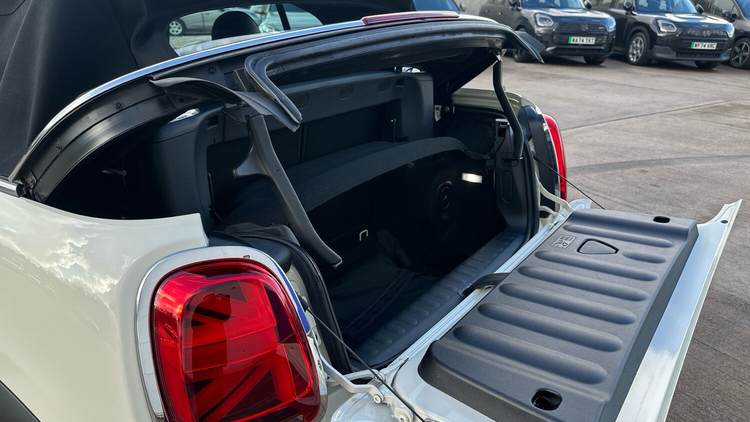 Used MINI Convertible 2022 for sale - 77474618: Photo 28