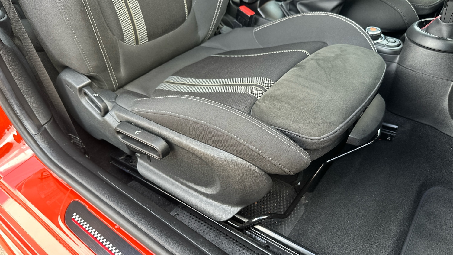 Used MINI Hatch 2018 for sale - 76479498: Photo 31