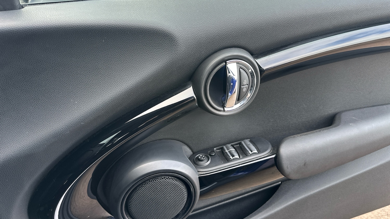 Used MINI Convertible 2018 for sale - 77286195: Photo 20