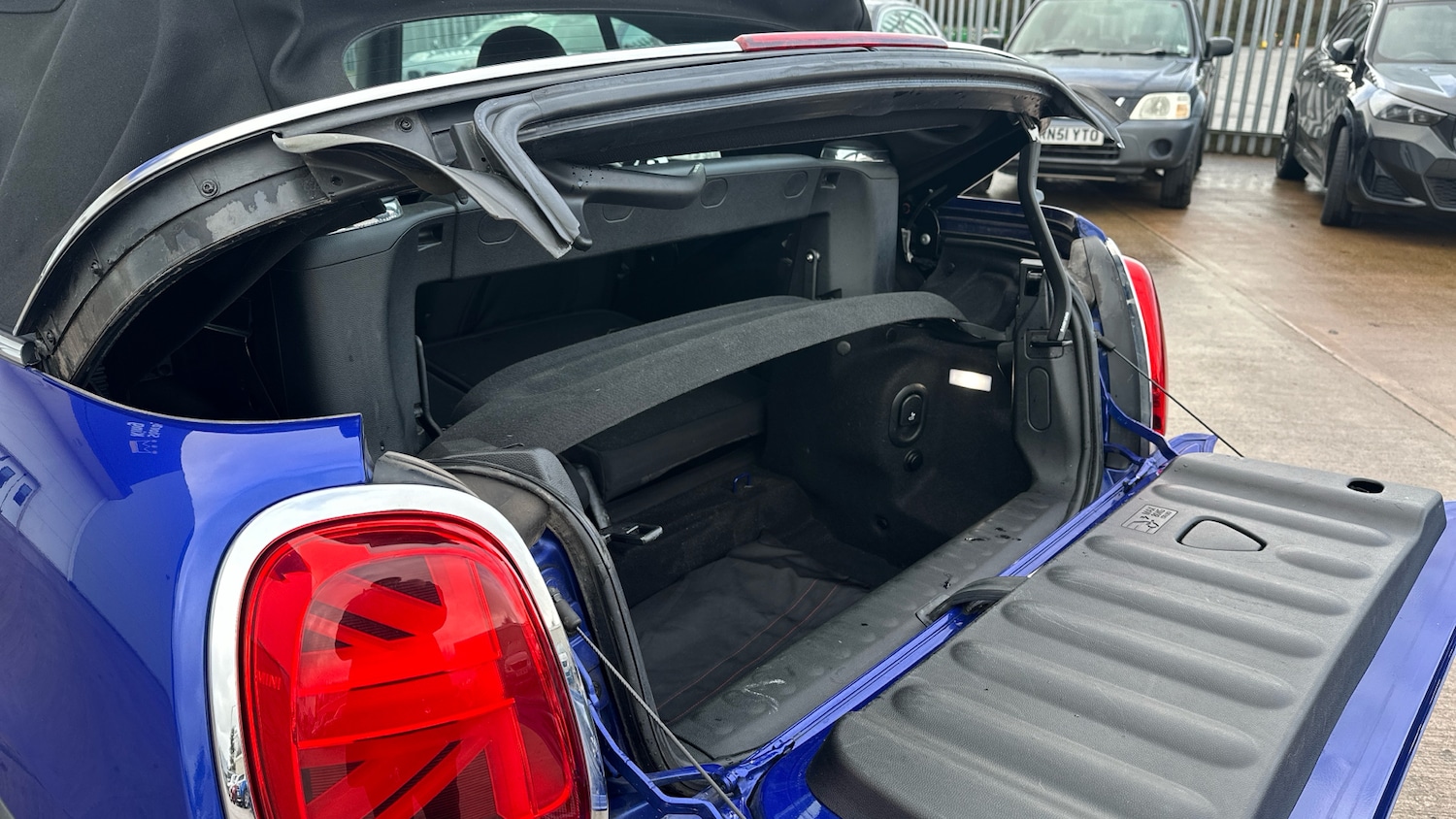 Used MINI Convertible 2018 for sale - 77286195: Photo 28