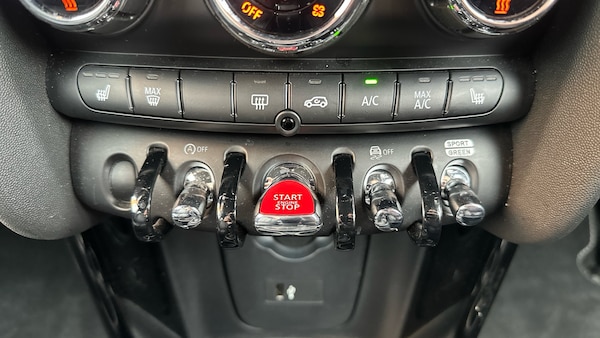 Used MINI Hatch 2023 for sale - 75649677: Photo 32