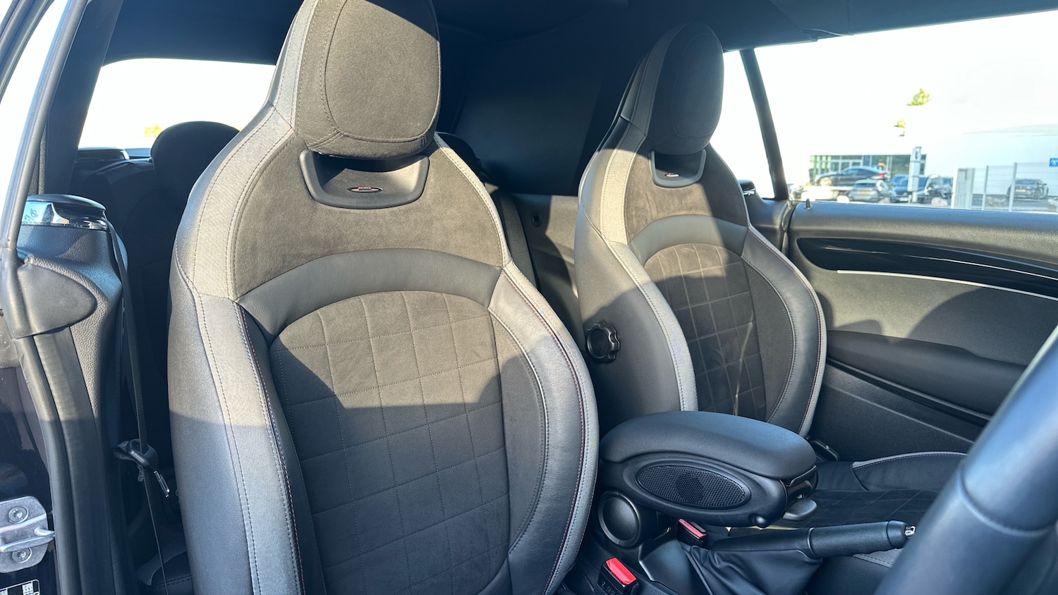 Used MINI Convertible 2022 for sale - 76682232: Photo 11