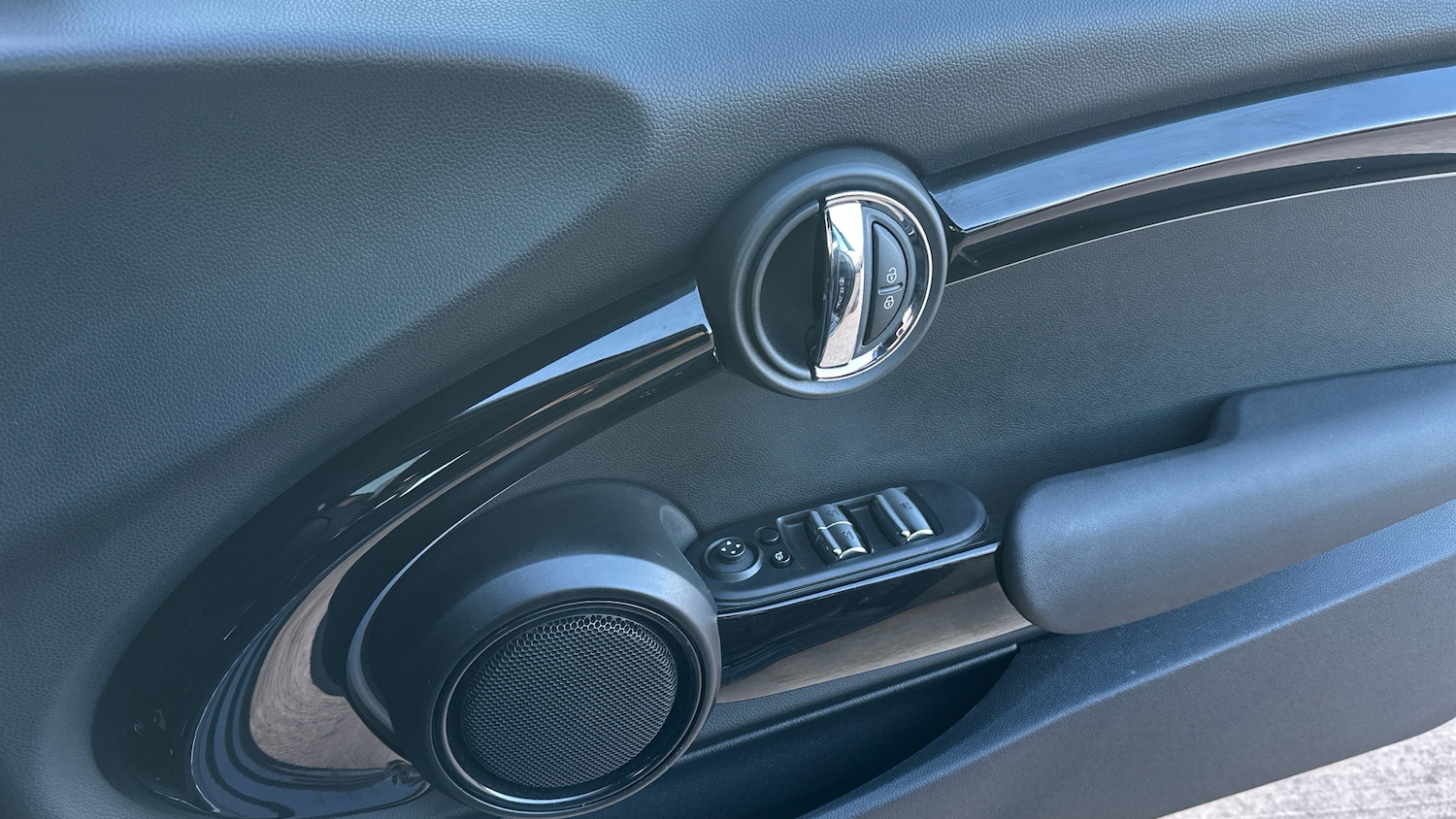 Used MINI Convertible 2022 for sale - 76682232: Photo 20