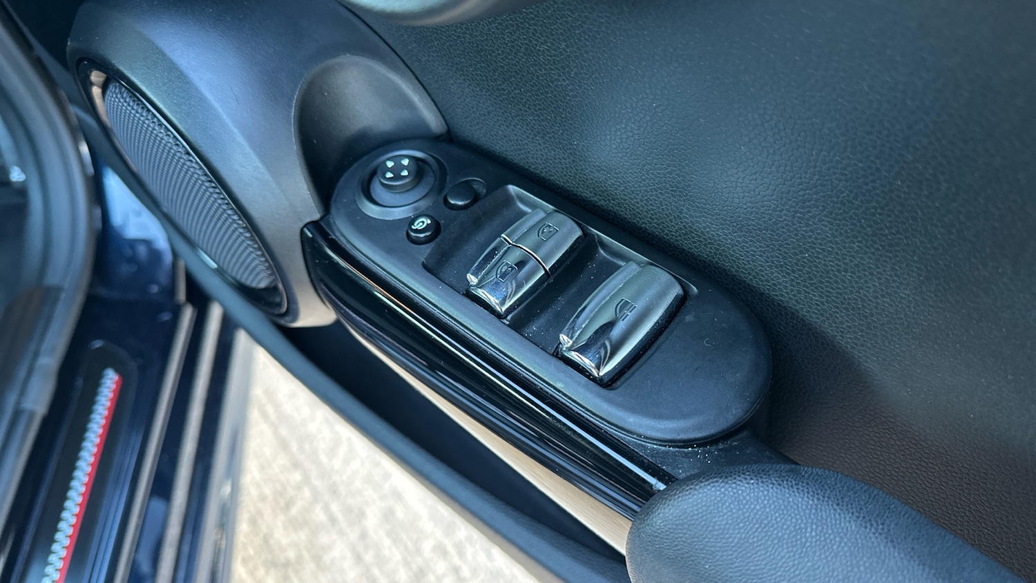 Used MINI Convertible 2022 for sale - 76682232: Photo 31