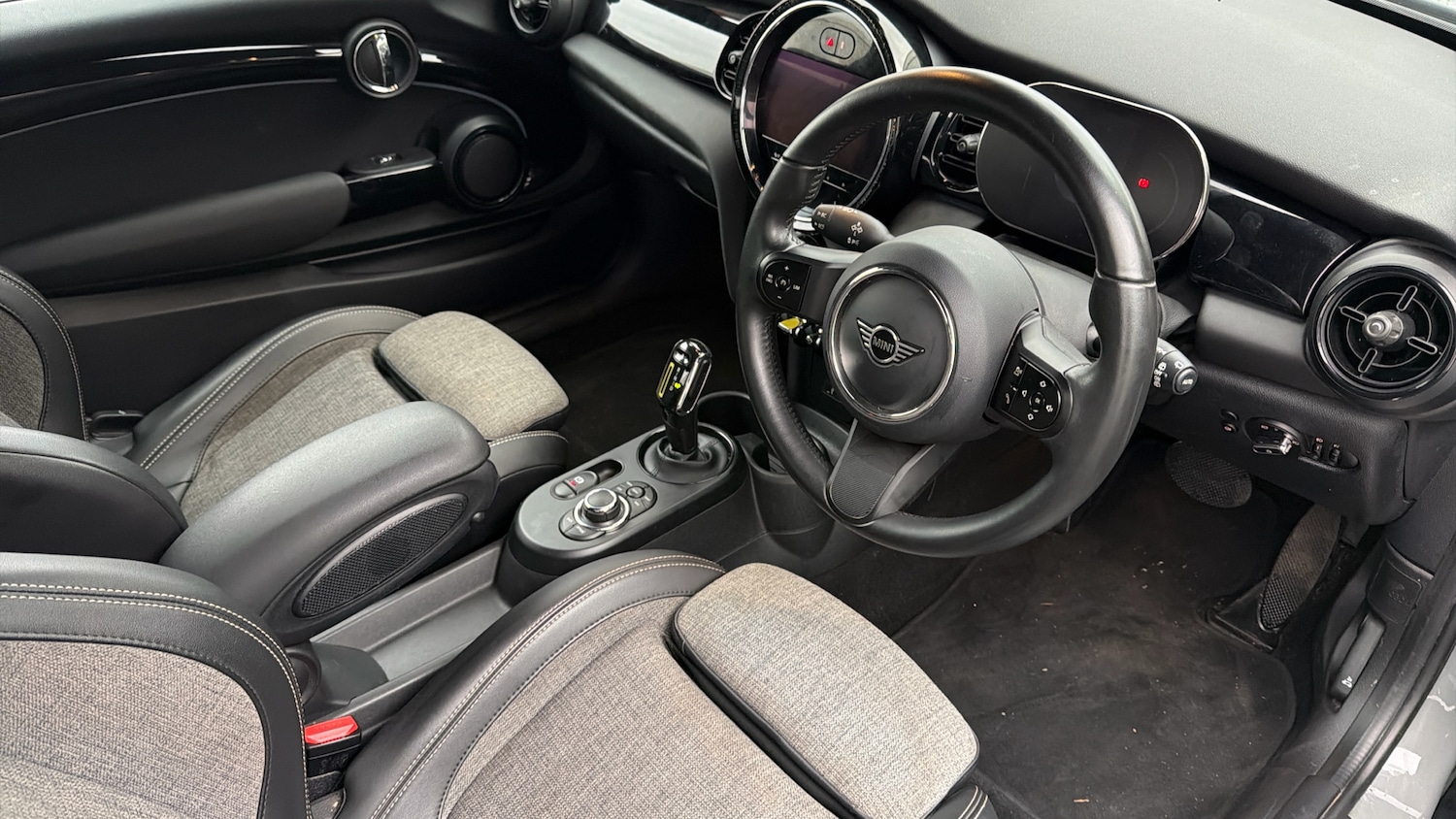 Used MINI Hatch 2022 for sale - 77353550: Photo 6