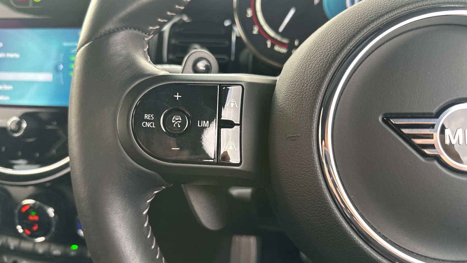 Used MINI Hatch 2023 for sale - 77812853: Photo 17