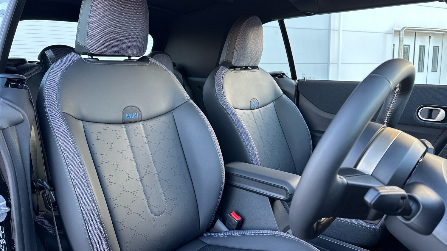 Used MINI Cooper 2025 for sale - 76904850: Photo 11