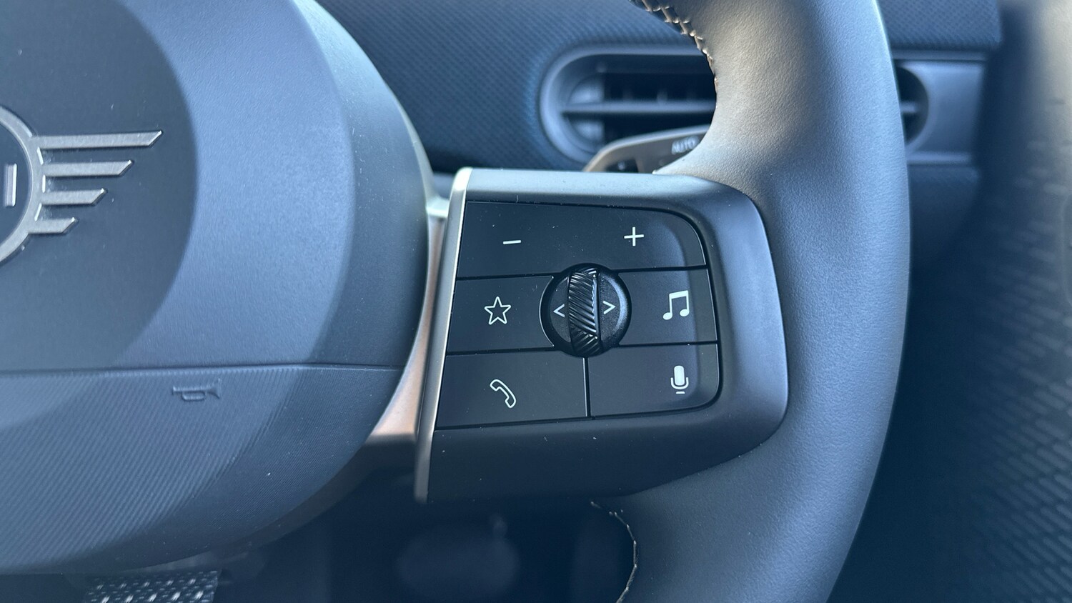 Used MINI Cooper 2025 for sale - 76904850: Photo 18