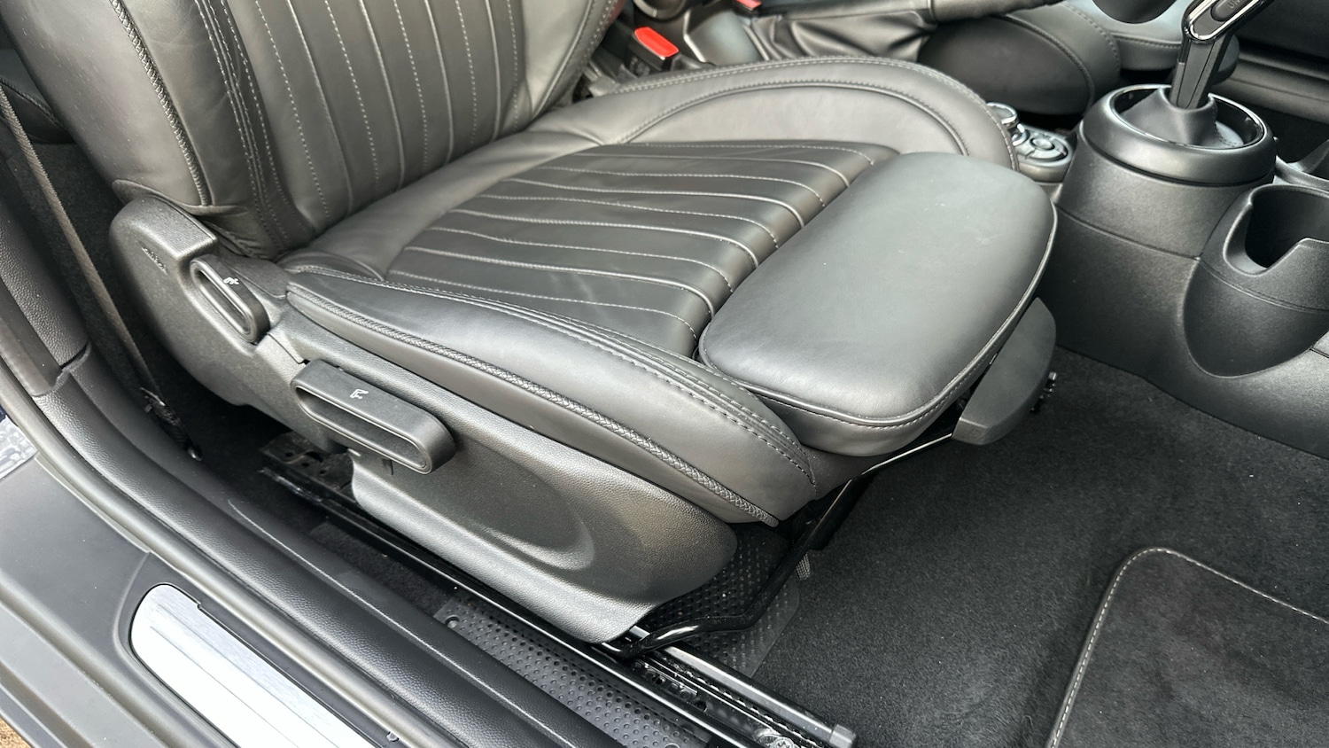 Used MINI Hatch 2022 for sale - 76605476: Photo 31