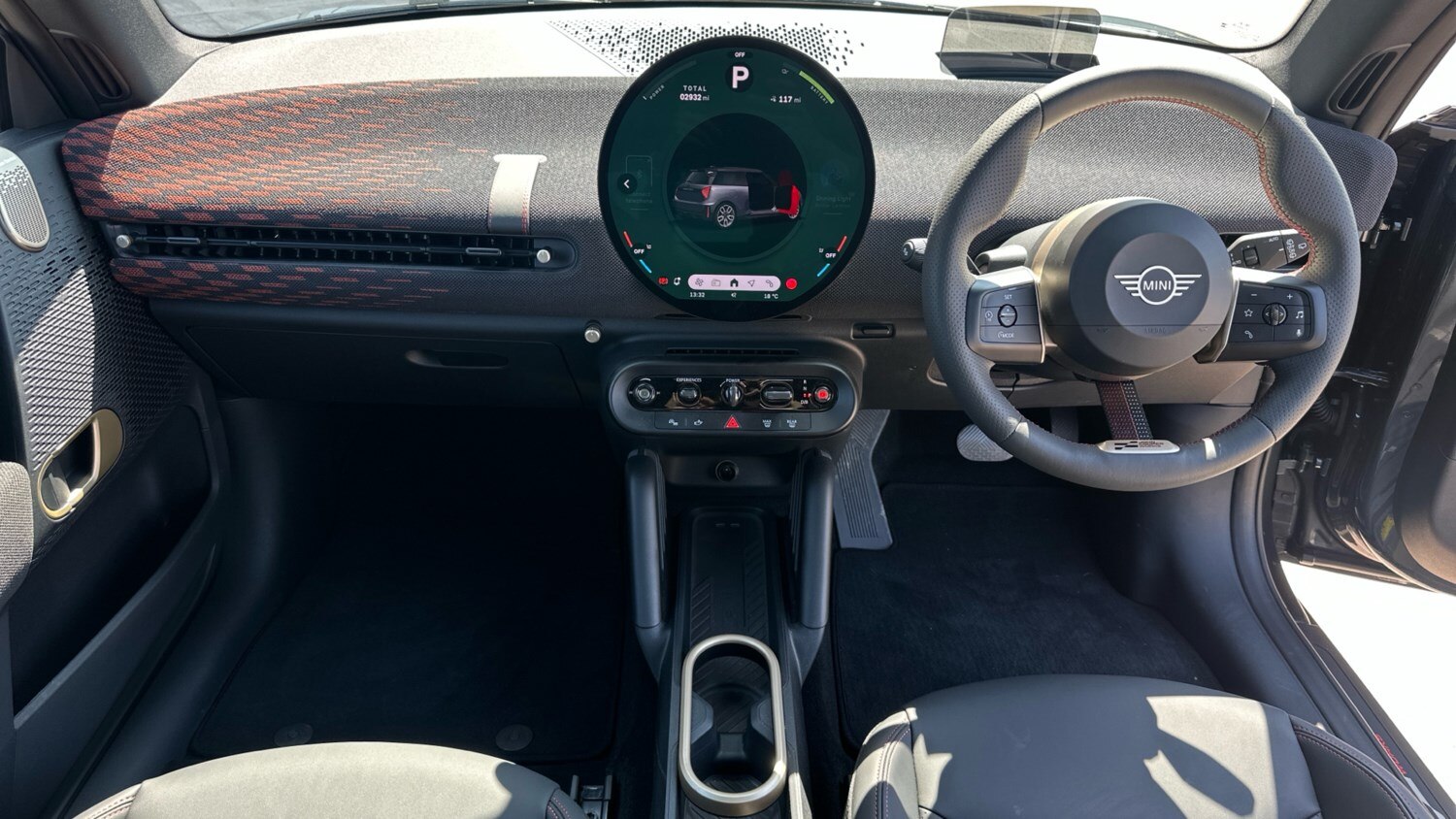 Picture 4 of 24