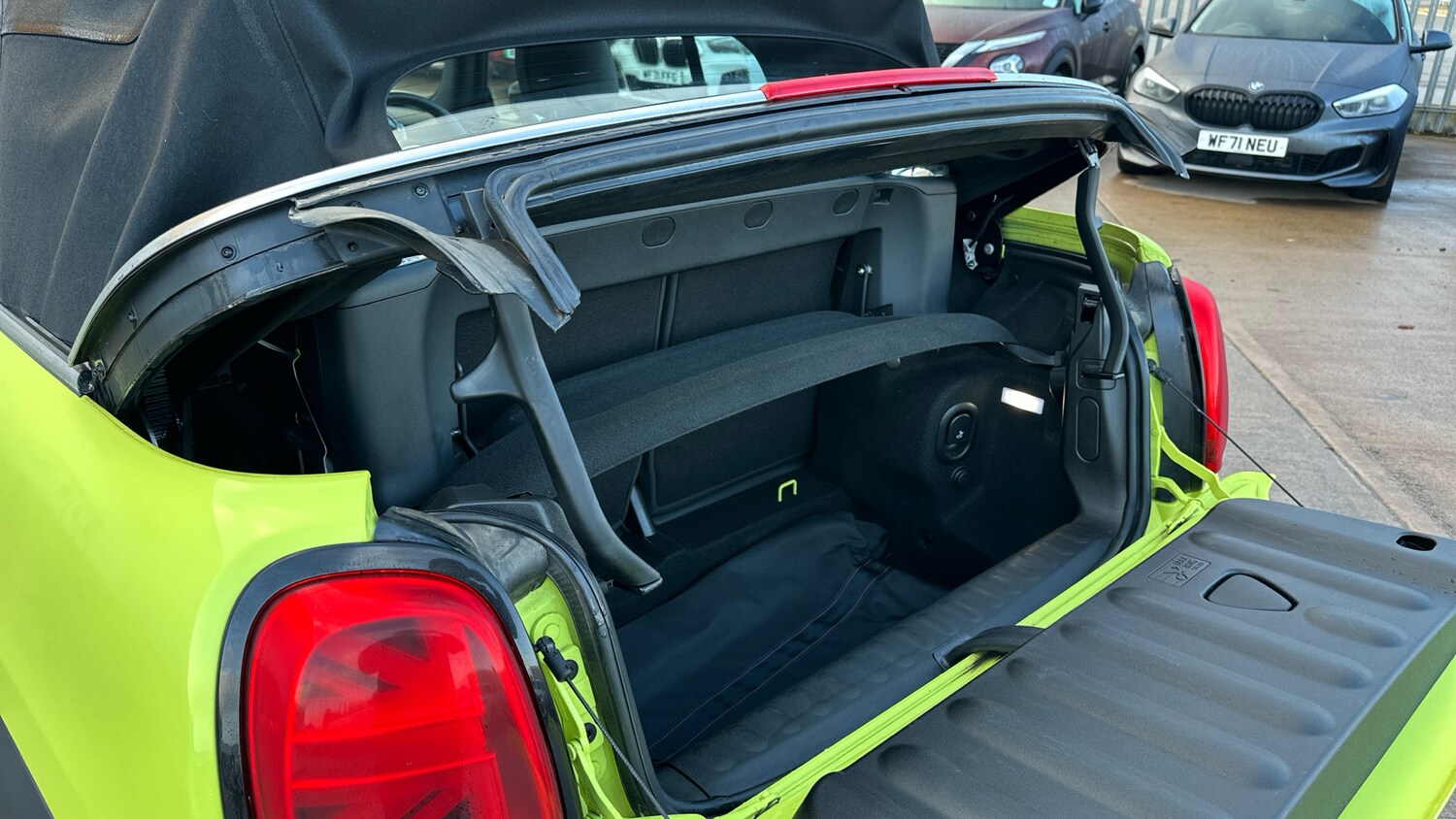 Used MINI Convertible 2022 for sale - 76568390: Photo 28