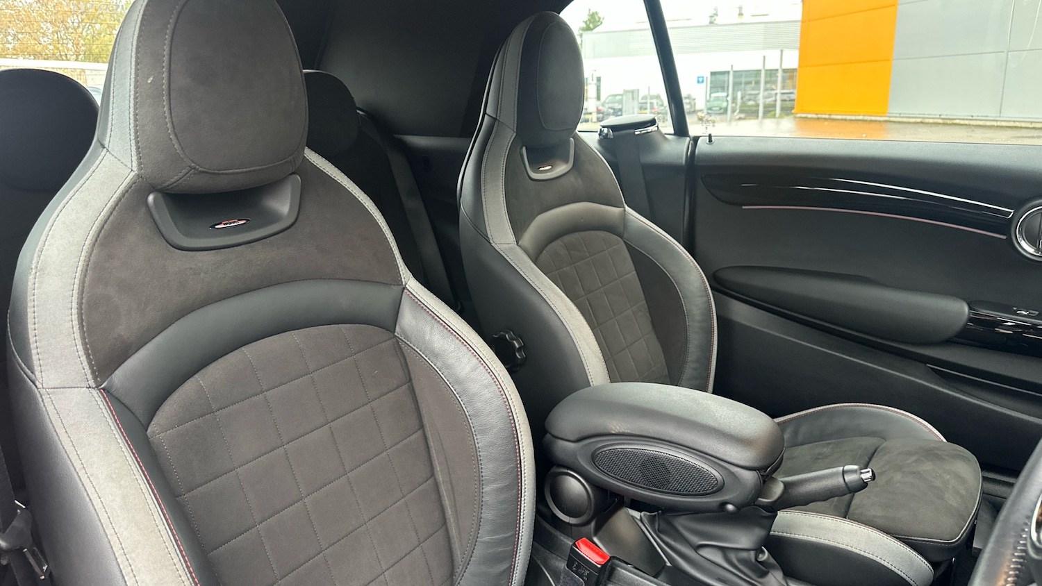 Used MINI Convertible 2024 for sale - 76578489: Photo 11